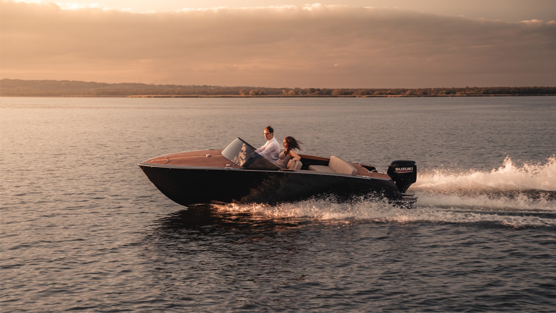 VTS Boats Flying Shark 5.7 Classic — variant 1